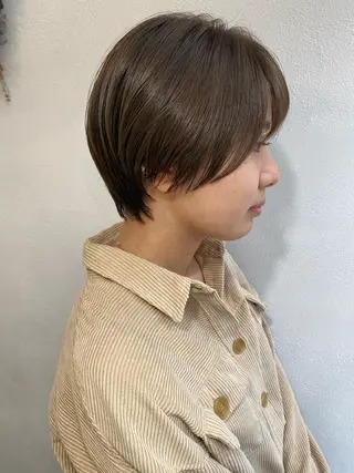ショート バタフライレイヤー/ ニシトモユキのヘアスタイル