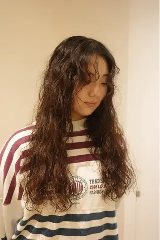 パーマ 菰口 美優のヘアスタイル
