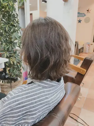 ミディアム 大澤 唯のヘアスタイル