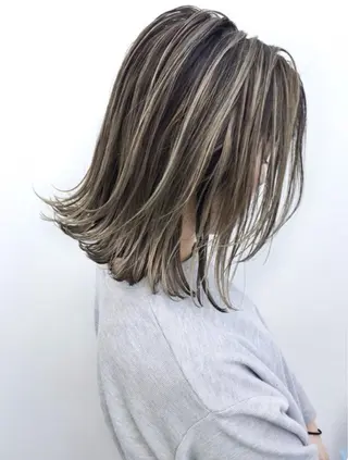 カラー rin 透明感/艶髪のヘアスタイル