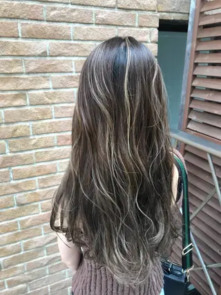 ロング カラー パーマ ヘアアレンジ メンズ キッズ ネイル マツエク・マツパ サロンドミルク 渋谷高比良のヘアスタイル