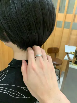 ショート ARMONY秋山輝也 コテ巻き風パーマ特化のヘアスタイル