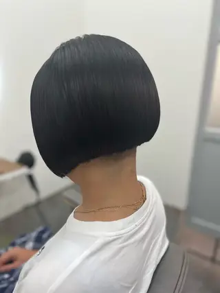ショート カラー 下野 悠也のヘアスタイル