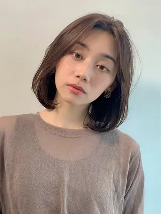 ミディアム 米澤 由衣のヘアスタイル