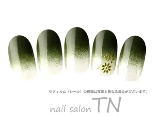 ネイル 花 音のネイルデザイン