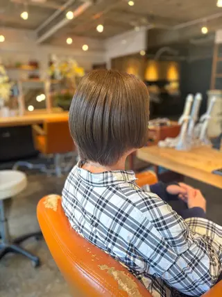 ショート カラー 髪質改善カラー ベージュ🤎YUMEのヘアスタイル