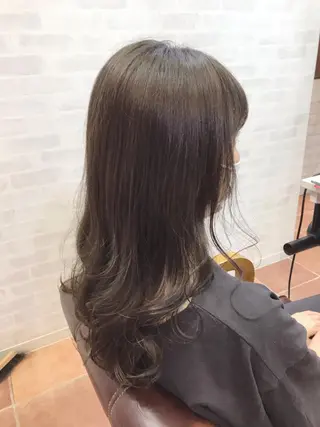 ロング 大澤 唯のヘアスタイル