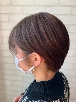 ショート カラー 秋葉 万柚子のヘアスタイル