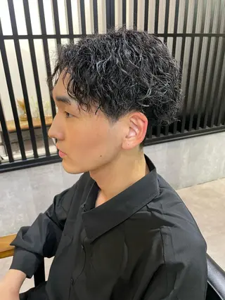 ショート パーマ メンズ 勝毛 広貴のヘアスタイル