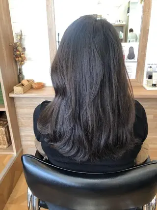 ミディアム カラー 【うねり・広がり専門 】⭕イトムラのヘアスタイル