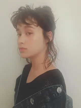 ヘアアレンジ 💓パーマ，💗 レイヤーカットのヘアスタイル