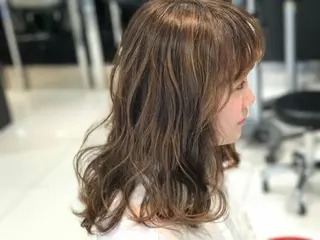 セミロング カラー YUI𓍯ｴｸｽﾃ /ﾆｭｱﾝｽｶﾗｰのヘアスタイル