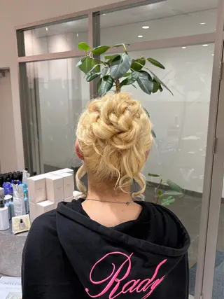 ヘアアレンジ ブリーチなしWカラー /透明感/オリーブのヘアスタイル