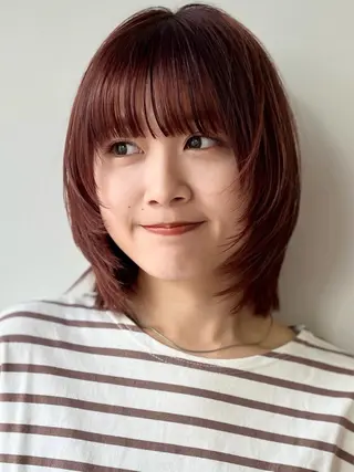 ミディアム あやめ【顔まわり/レ イヤー/柔らかカラ】のヘアスタイル