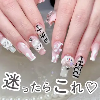ネイル Queenie 🦋のネイルデザイン