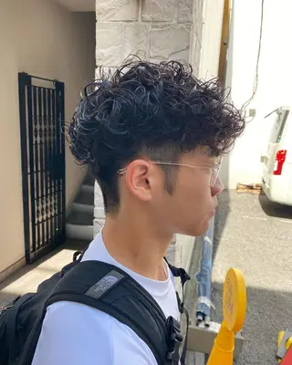 ミディアム パーマ メンズ メンズ特化 岸本 阪急六甲サロンドロイのヘアスタイル