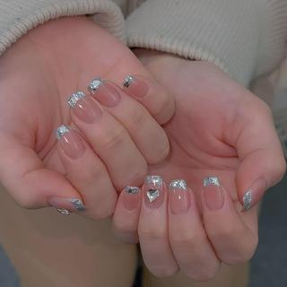 ネイル Queens テイのネイルデザイン