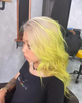 ロング andKおもろまち店 艶ダブルカラー✨のヘアスタイル