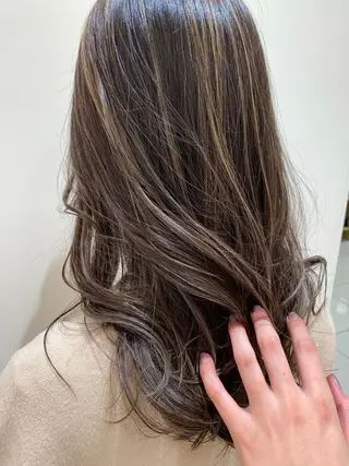 ロング カラー レイヤーカット/ ハイライト 千咲季のヘアスタイル