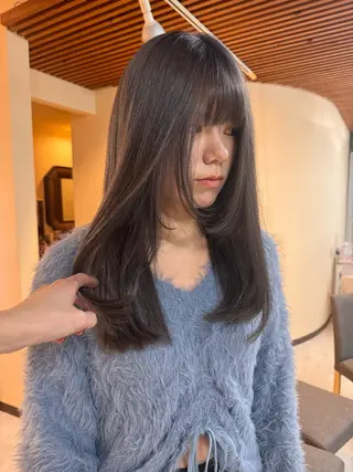 セミロング カラー ルーツ/ デザイン/ ハイトーン/おこのぎのヘアスタイル
