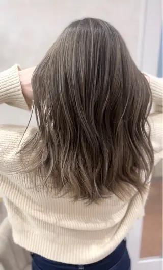 ロング カラー ハイライト 透明感カラー松本のヘアスタイル