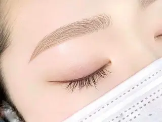 アイブロウ yurika🧸 横浜🤍韓国まつ毛のマツエク・マツパデザイン