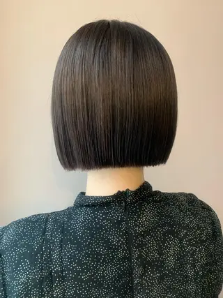 ショート カラー hubhair レイヤー/透明感のヘアスタイル