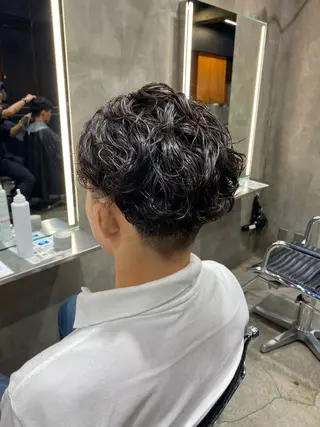 パーマ メンズ 透明感カラー🌿 グレージュ🐺陽介のヘアスタイル