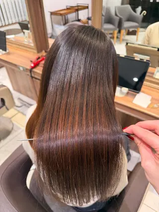 セミロング ﾕｰﾘ 艶髪🥀カラー🤍のヘアスタイル
