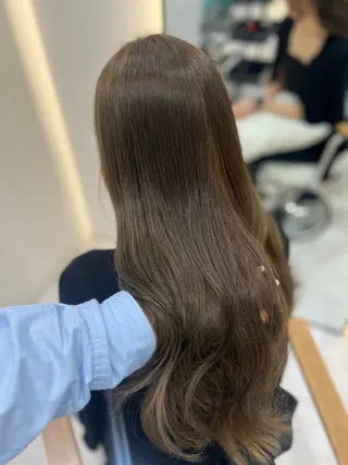 ロング カラー Zina aimiのヘアスタイル