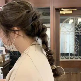 ロング カラー ヘアアレンジ 本間 結衣のヘアスタイル