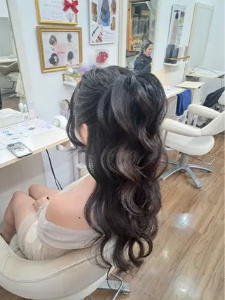 セミロング GLOSS 心斎橋 山上のヘアスタイル