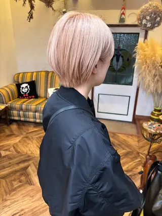 ショート カラー 大石 朱純のヘアスタイル