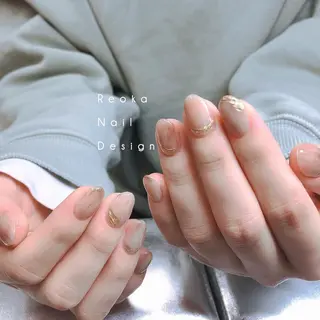 ミディアム ネイル Blowe ニュアンスのネイルデザイン