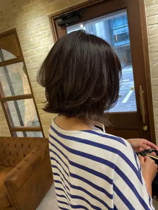 ショート 河上 麻衣/白髪ぼかしのヘアスタイル