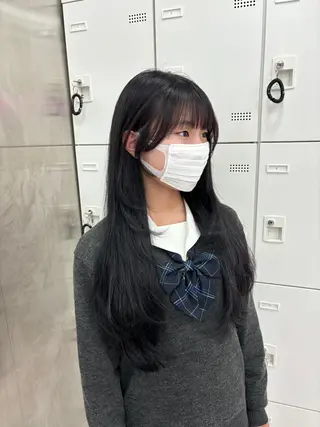 ロング カラー 抜け感レイヤー︴ ニュアンスカラーのヘアスタイル