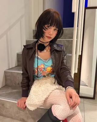 ショート カラー MIU/ルーツカラー 顔まわりレイヤーのヘアスタイル