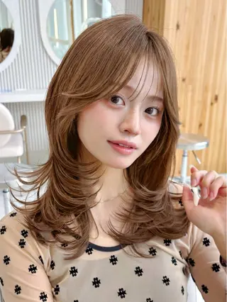ミディアム カラー かなこ/ミディアム レイヤー/ワンカールのヘアスタイル