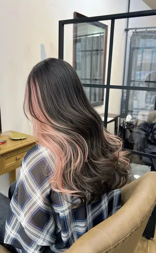 ミディアム カラー 🫧艶ダブルカラー ブリーチ🫧トモヤのヘアスタイル