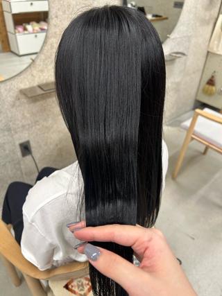 ロング カラー SiLO Yukinaのヘアスタイル