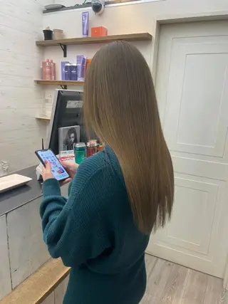 ロング カラー newibelsia 名駅のヘアスタイル