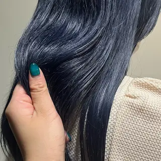 カラー 的場 莉音のヘアスタイル