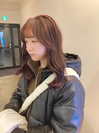 ロング カラー 透明感カラー レイヤー亀井唯登のヘアスタイル