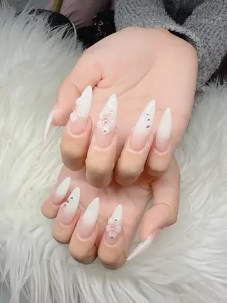 ネイル Lee Nailsのネイルデザイン