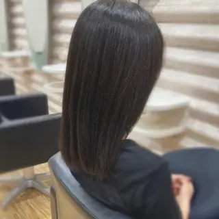 セミロング カラー KON|ごまかさない 艶。酸熱×精密カットのヘアスタイル