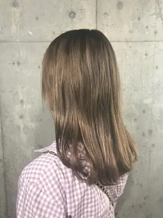 ミディアム カラー パーマ ヘアアレンジ メンズ キッズ ネイル マツエク・マツパ サロンドミルク 渋谷高比良のヘアスタイル