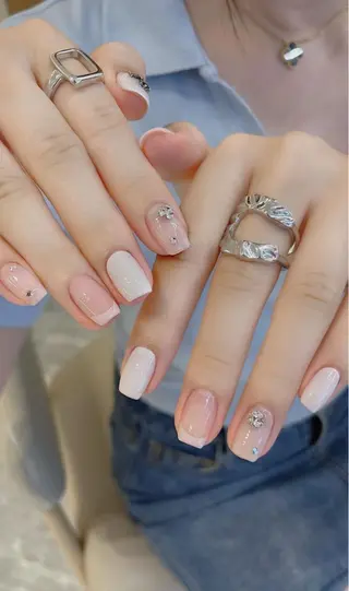 ネイル RUBYネイルサロン 9Caratsのネイルデザイン
