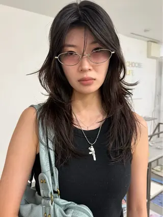 セミロング イシイ モエカのヘアスタイル