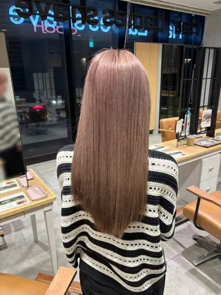 ロング 新谷 春日のヘアスタイル