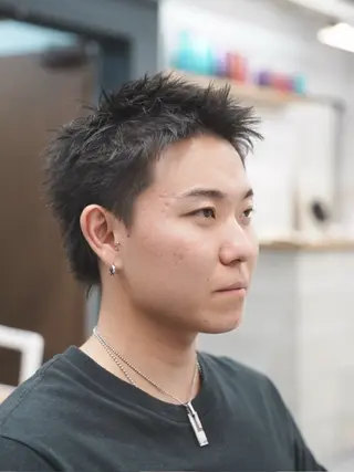ショート メンズ スパイキーショート パーマ　具志堅　太志のヘアスタイル